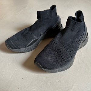 Nike Rise React Flyknit Triple Black AV5554-003